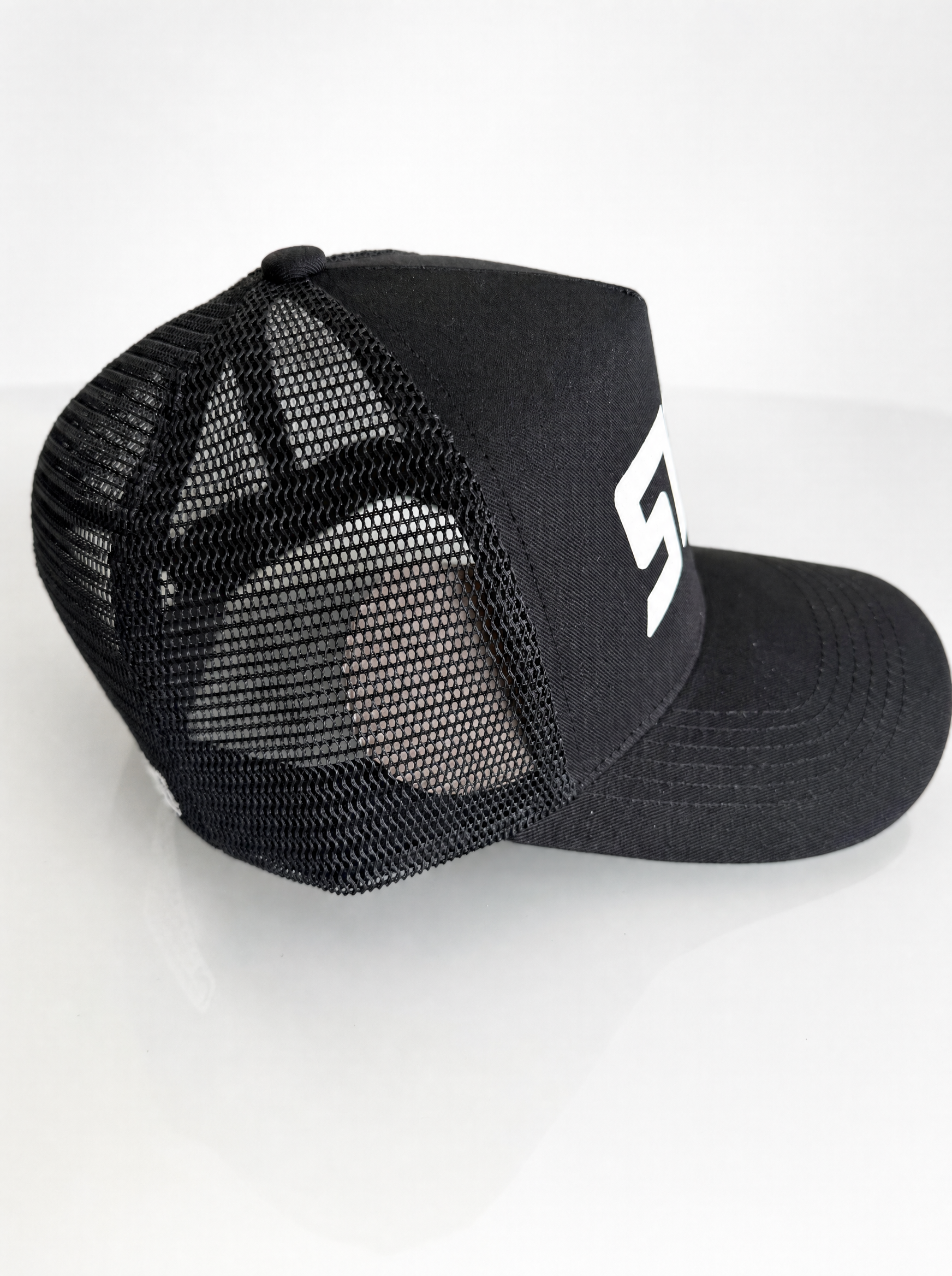 SLYD TRUCKER PUFF HAT (BLACK)